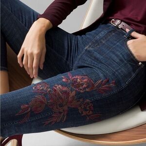 White House Black Market High Rise Straight Everyday Soft Embroidered Jeans Sz 2